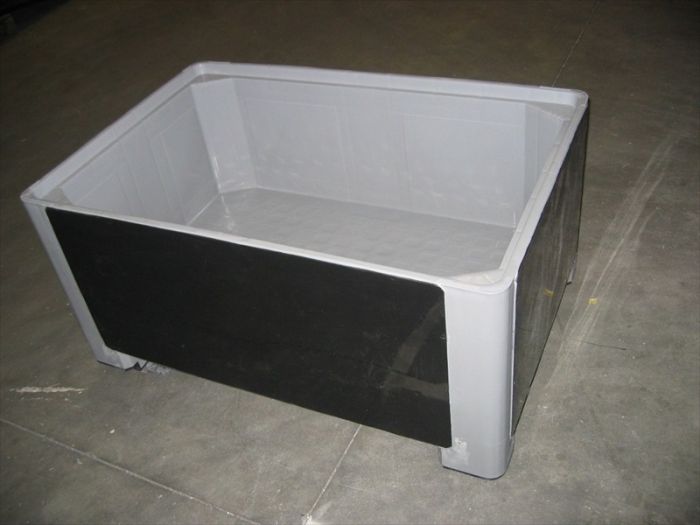 Palletbox 333 liter, 1200x800x580 mm op 4 poten geschikt voor cleanroom